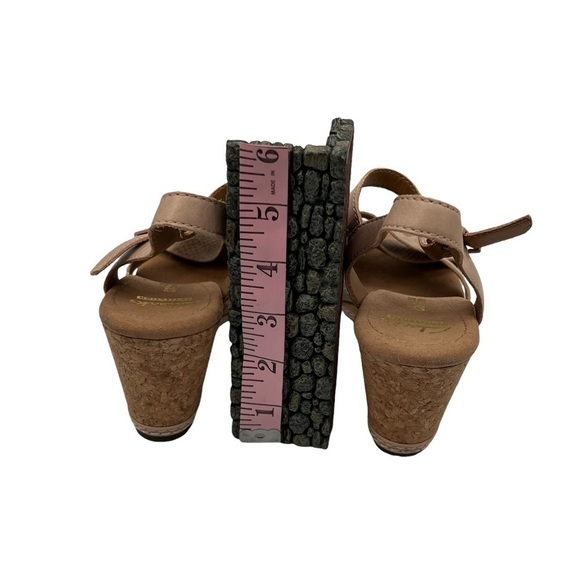 Clarks Collection Tan Soft Cushion Cork Wedge Sandals Size 6 1/2 Wide Women’s - Picture 8 of 9